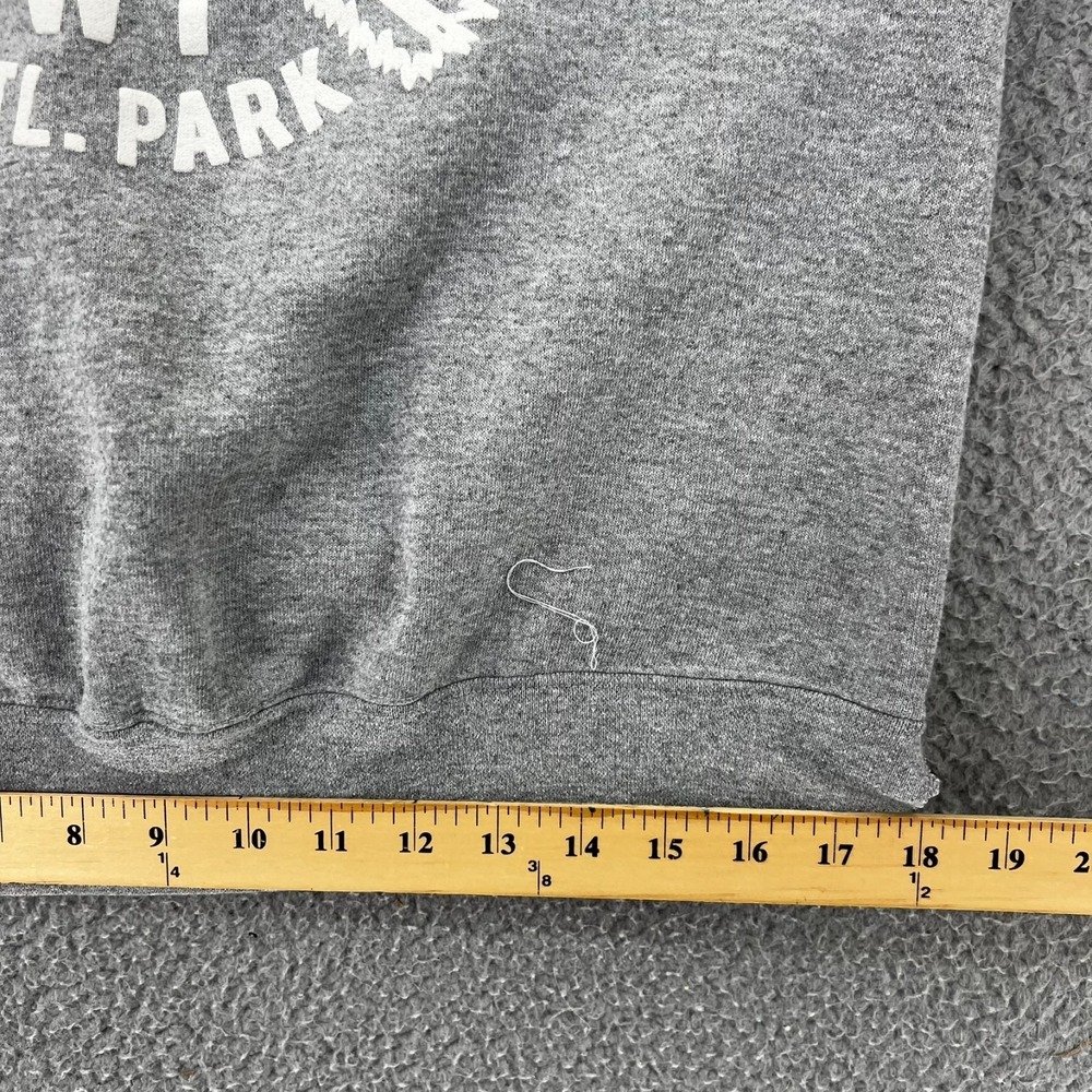 Yellowstone National Park Est 1872 Sweatshirt Grey Crewneck Graphic Men's M USA - Picture 7 of 13